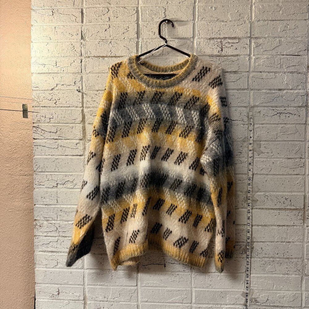 GiGiO USA Cozy Fuzzy Knit Sweater – Yellow Gray Geometric – Size M